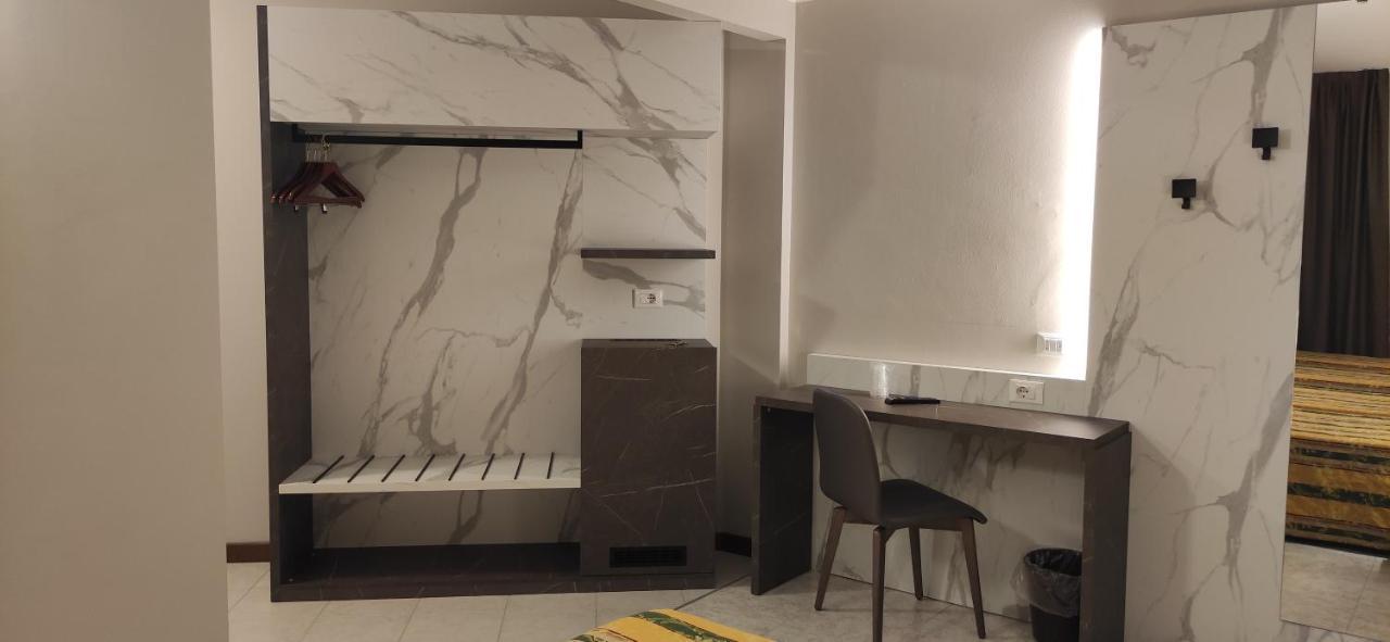 Hotel Mistral Milano Dış mekan fotoğraf