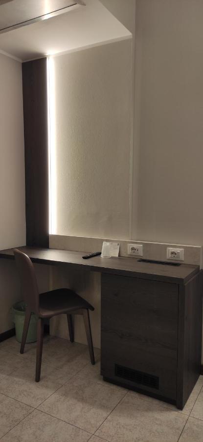 Hotel Mistral Milano Dış mekan fotoğraf