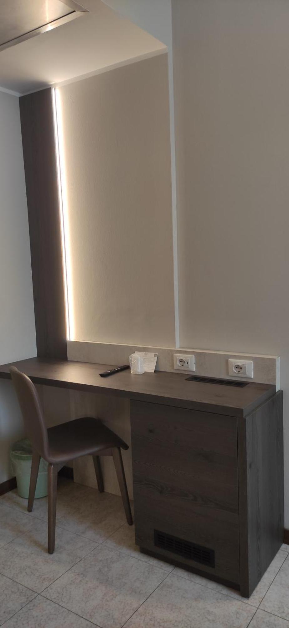 Hotel Mistral Milano Dış mekan fotoğraf