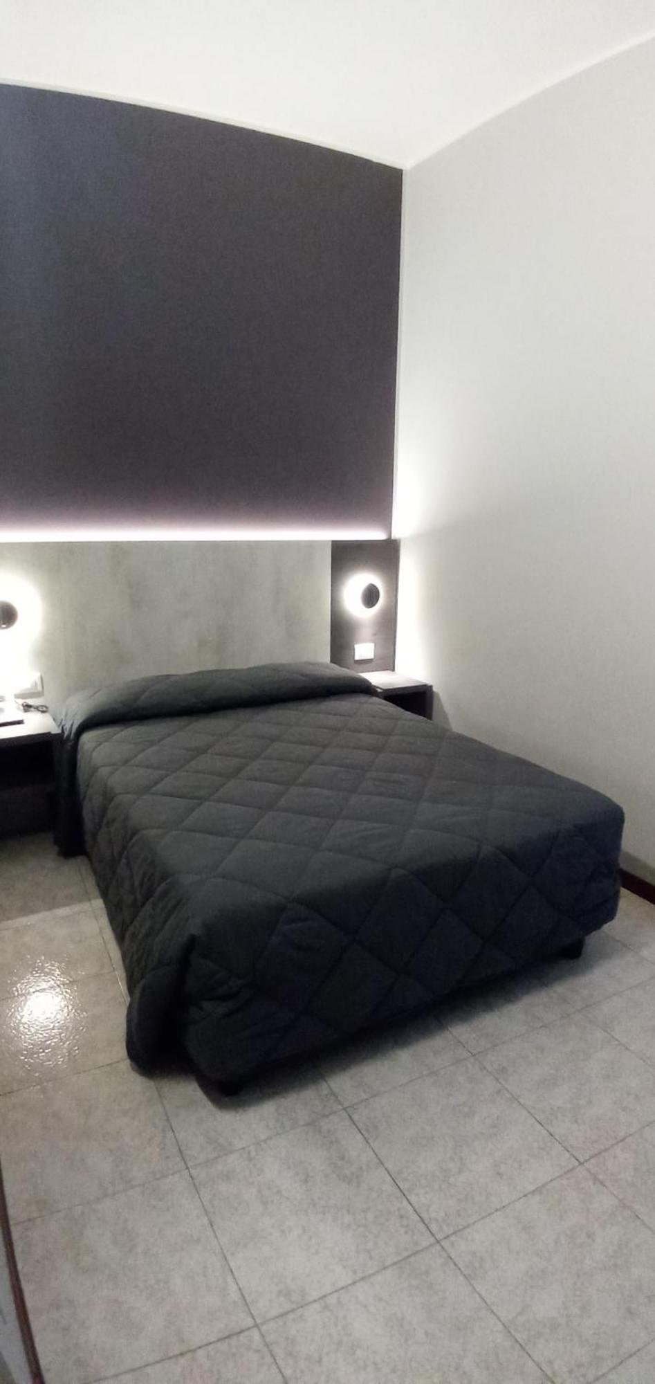Hotel Mistral Milano Dış mekan fotoğraf