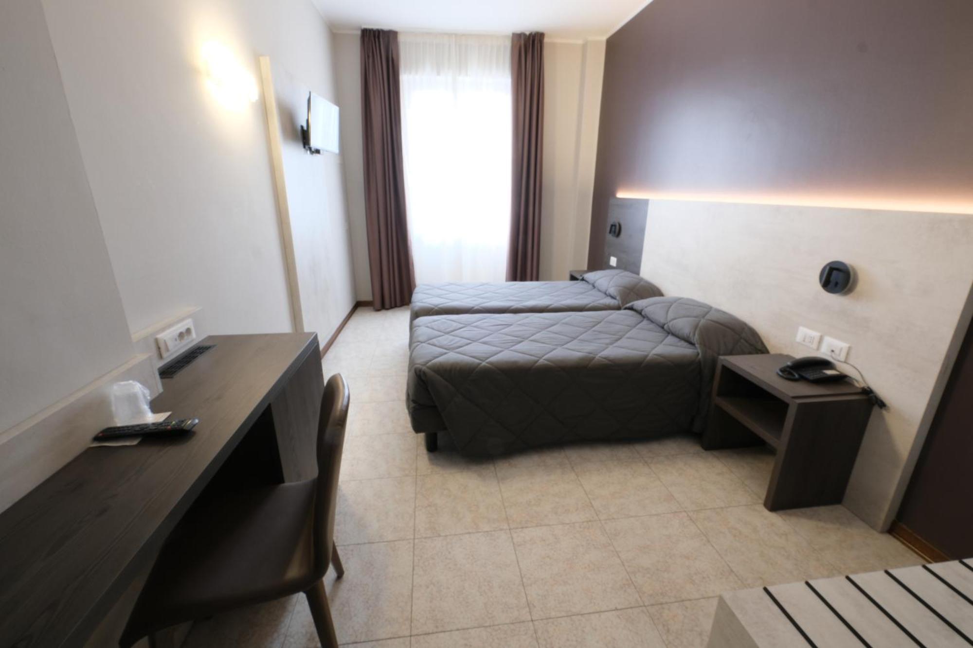 Hotel Mistral Milano Dış mekan fotoğraf