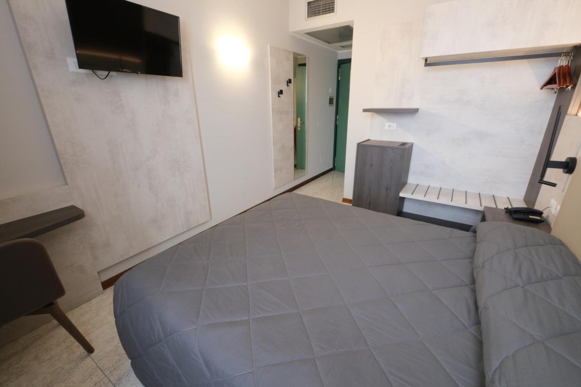 Hotel Mistral Milano Dış mekan fotoğraf