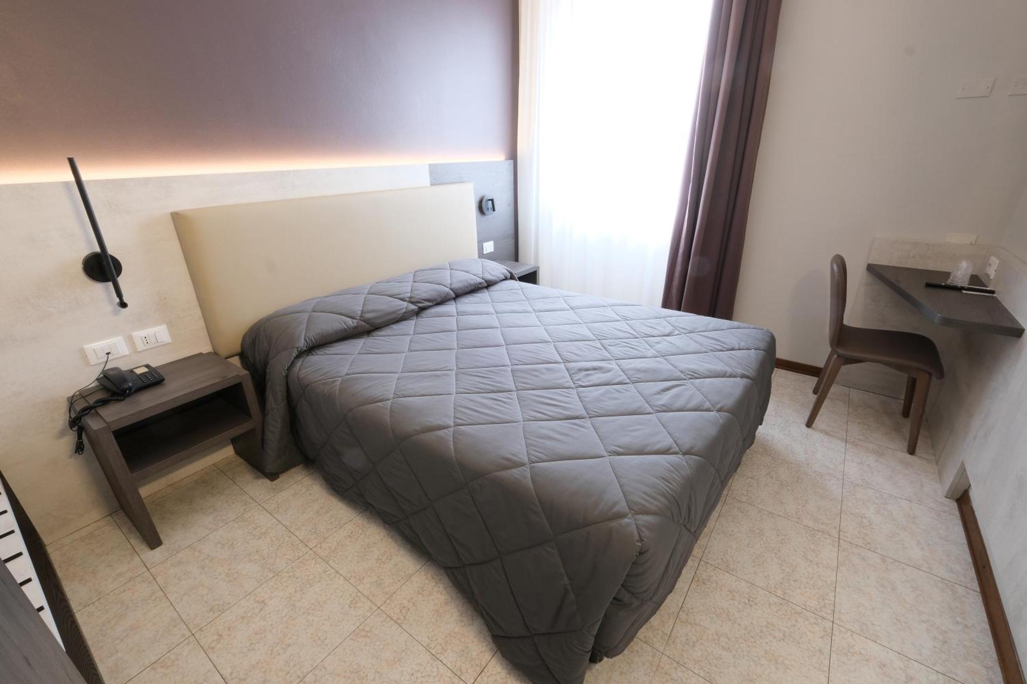 Hotel Mistral Milano Dış mekan fotoğraf