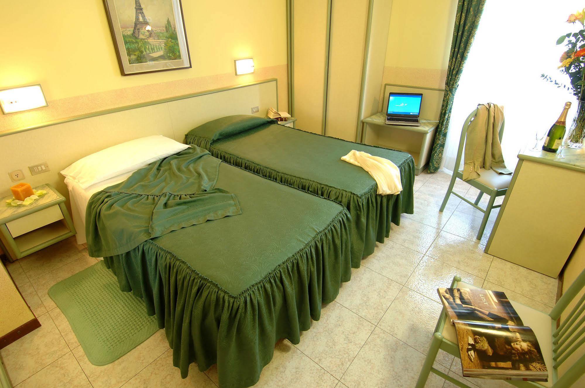 Hotel Mistral Milano Dış mekan fotoğraf
